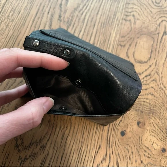 Black and Brown Unisex Pocket Wallet with zippers and compartments - Picture 4 of 10